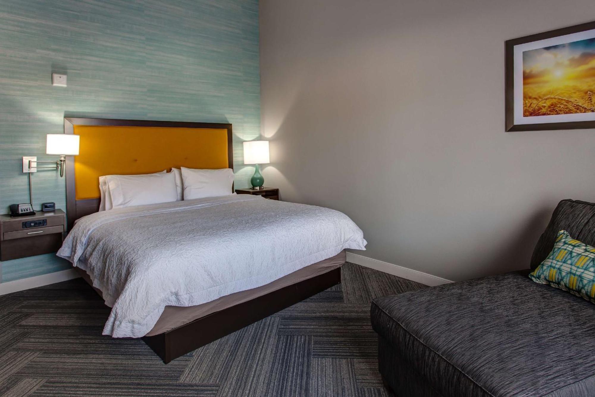 Hampton Inn & Suites-Wichita/Airport, Ks Екстериор снимка