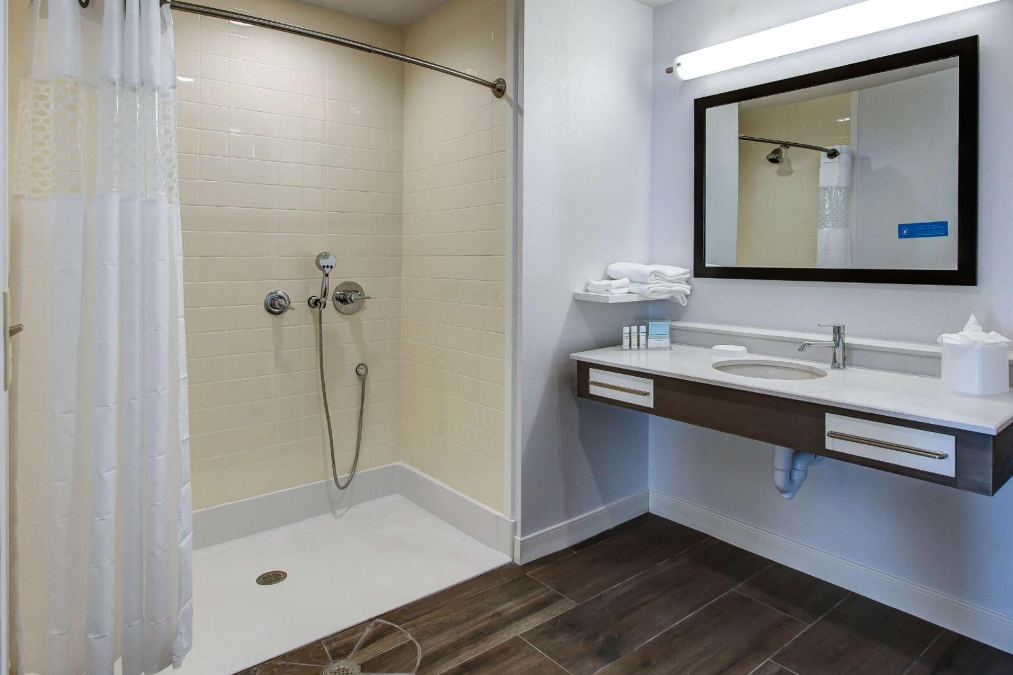 Hampton Inn & Suites-Wichita/Airport, Ks Екстериор снимка